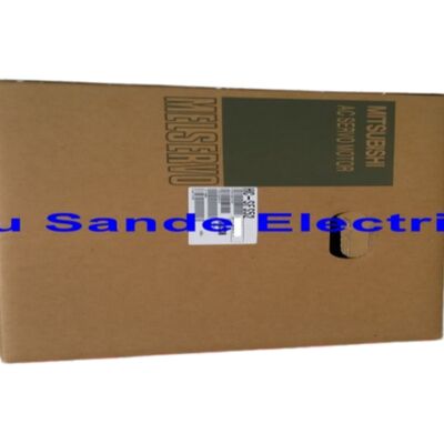 ONE NEW Mitsubishi Servo Motor   HC-SF702B  HCSF702B  HC-SF7O2B  NEW IN BOX FACTORY SEALED