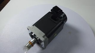 Mitsubishi HF-KE23JW1-S100 Servo Motor 200W | HF-KE Series | MR-E Amplifier Compatible Showcase